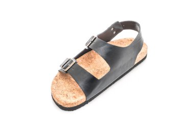 Erkek deri sandalet beyaz arka plan üzerinde