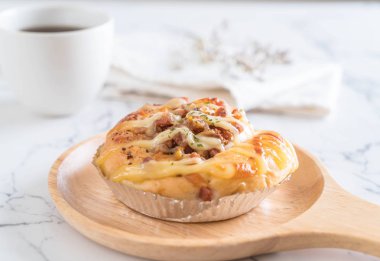 jambon salata ve kurutulmuş domuz topuz