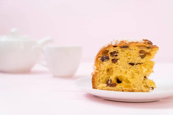 Raisin bread cake with almond — Stock Photo, Image