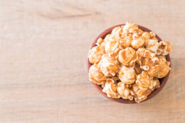 Patlamış Mısır ile karamel