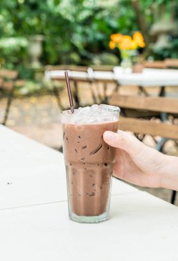 Çikolatalı buzlu cam 