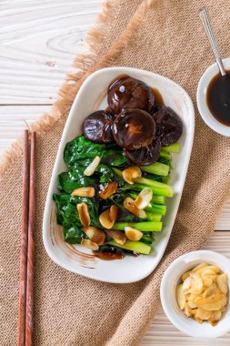 İstiridye soslu kızarmış Hong Kong Kale heyecan