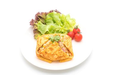 Bir omlet kaydırma aromalı Fried Rice