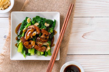 İstiridye soslu kızarmış Hong Kong Kale heyecan