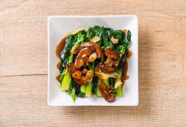 İstiridye soslu kızarmış Hong Kong Kale heyecan