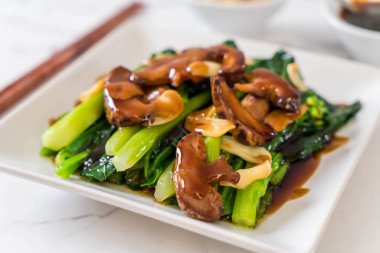 İstiridye soslu kızarmış Hong Kong Kale heyecan