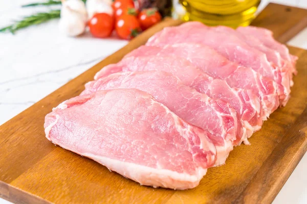 Filete crudo de cerdo fresco —  Fotos de Stock