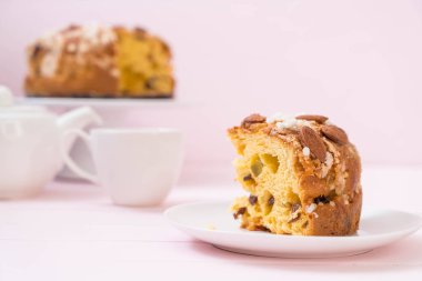 badem ile kuru üzüm Ekmek pasta