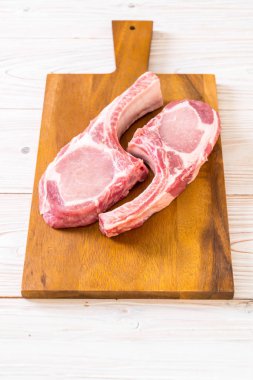 domuz pirzolası ham