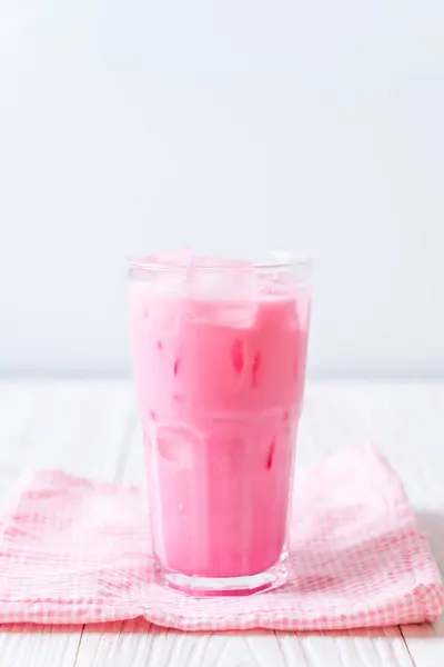 Batido de morango rosa — Fotografia de Stock