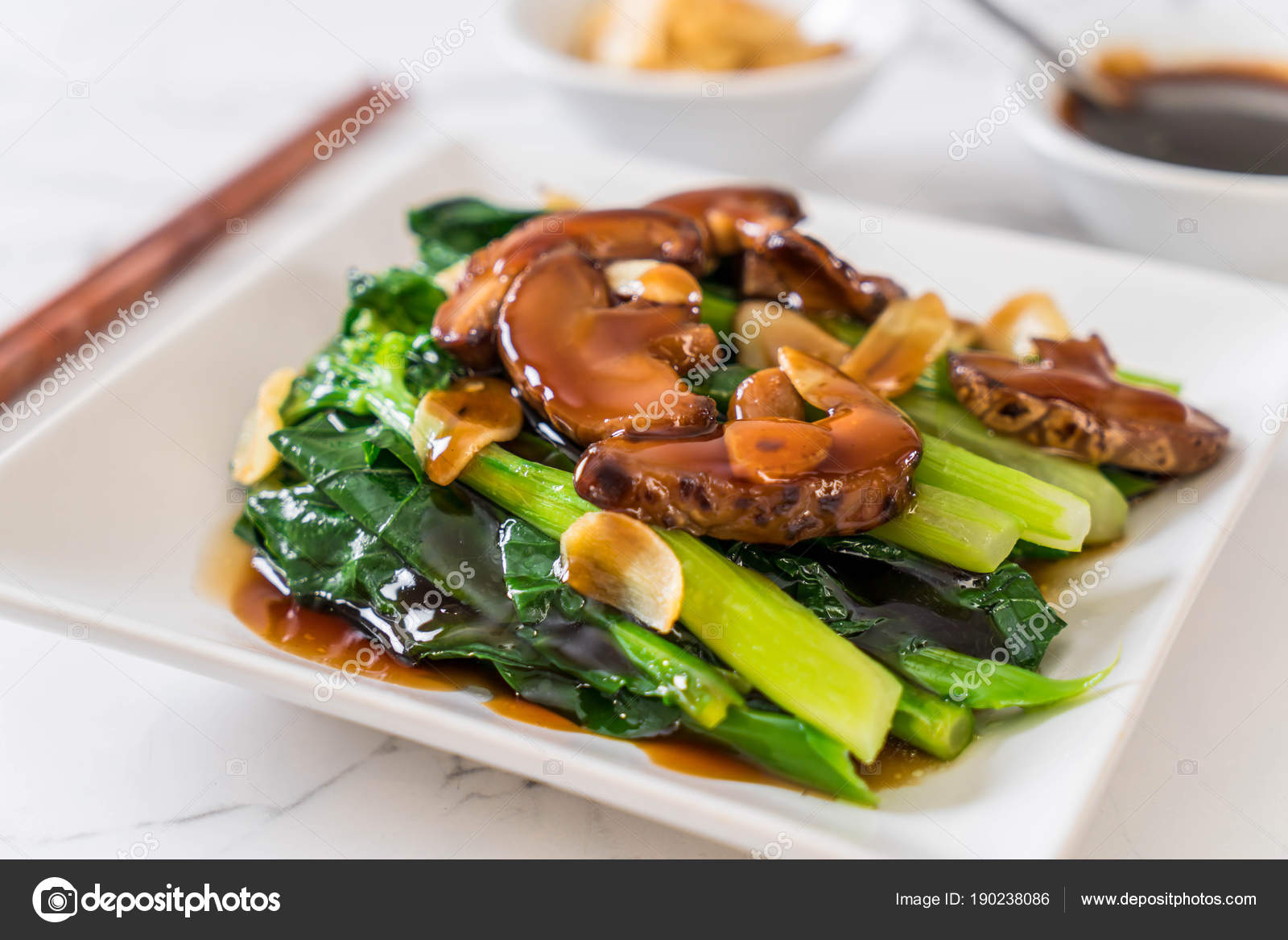 Hong Kong Kale stir fried in oyster sauce — Stock Photo © topntp 190238086