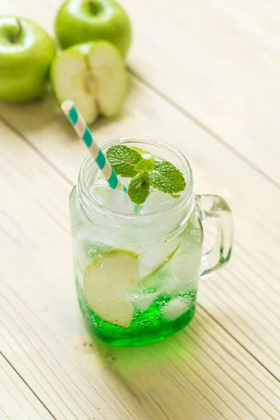 Grüner Apfel Soda — Stockfoto