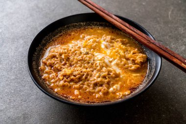 Tay baharatlı şehriye kase