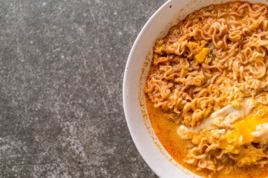 Tay baharatlı şehriye kase