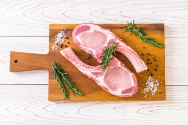 domuz pirzolası ham