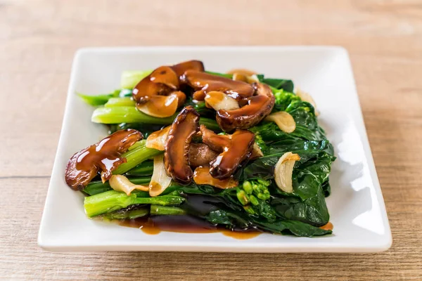 İstiridye soslu kızarmış Hong Kong Kale heyecan