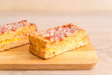 croque monsieur bacon ans egg sandwich