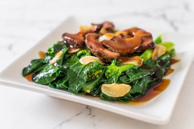 İstiridye soslu kızarmış Hong Kong Kale heyecan