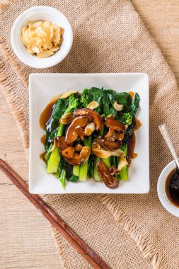 İstiridye soslu kızarmış Hong Kong Kale heyecan