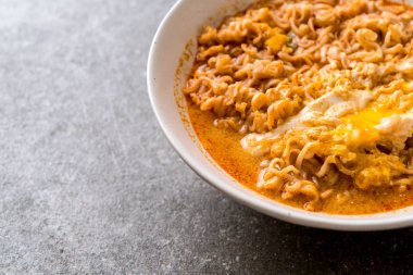 Tay baharatlı şehriye kase