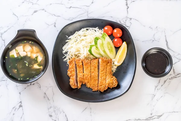 Escalope de porc frite japonaise (ensemble tonkatsu ) — Photo