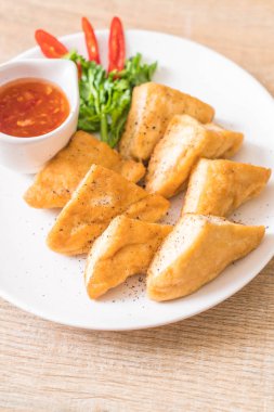 Kızarmış tofu - vegan gıda