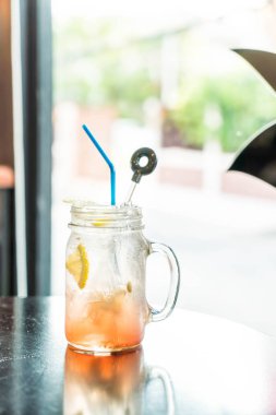 Ahududu ve limon soda cam