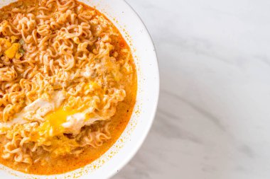 Tay baharatlı şehriye kase