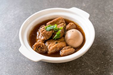 soya peyniri ile tatlı sos haşlanmış yumurta