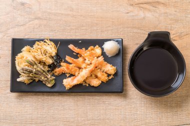 sebzeli karides tempura (hırpalanmış kızarmış karides)