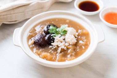 Kızarmış Balık Maw kırmızı et suyu çorbası Yengeç 