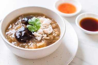 Kızarmış Balık Maw kırmızı et suyu çorbası Yengeç 