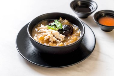 Kızarmış Balık Maw kırmızı et suyu çorbası Yengeç 