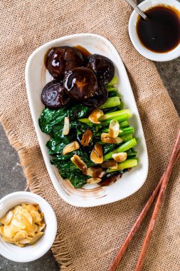 İstiridye soslu kızarmış Hong Kong Kale heyecan