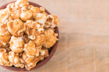 Patlamış Mısır ile karamel