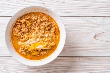 Tay baharatlı şehriye kase