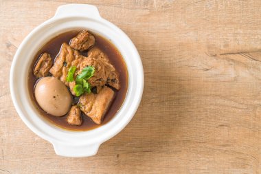 soya peyniri ile tatlı sos haşlanmış yumurta