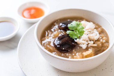 Kızarmış Balık Maw kırmızı et suyu çorbası Yengeç 