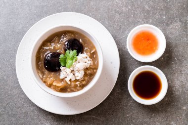 Kızarmış Balık Maw kırmızı et suyu çorbası Yengeç 