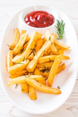 Soslu patates kızartması.