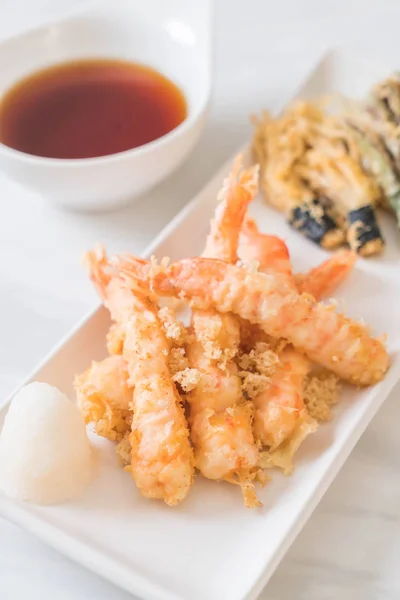 shrimps tempura (battered fried shrimps) with vegetable