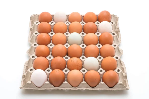 Huevo fresco en bandeja —  Fotos de Stock