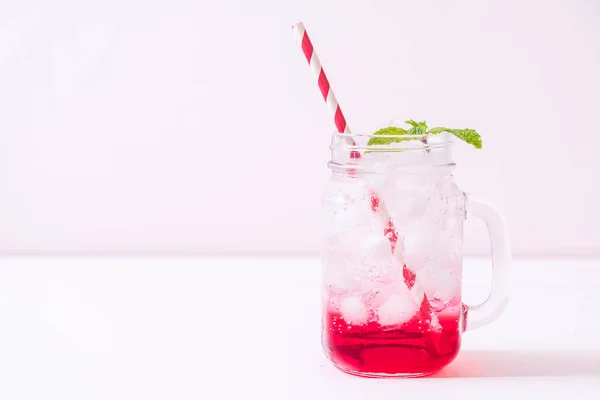 Iced aardbei soda — Stockfoto