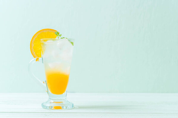 orange juice with soda