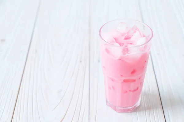 Pembe çilek milkshake — Stok fotoğraf