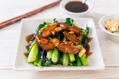 İstiridye soslu kızarmış Hong Kong Kale heyecan