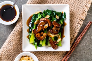 İstiridye soslu kızarmış Hong Kong Kale heyecan