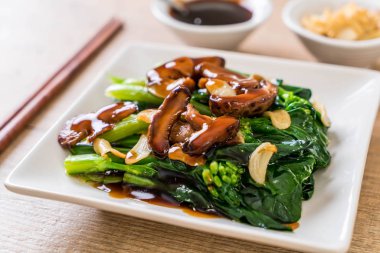 İstiridye soslu kızarmış Hong Kong Kale heyecan