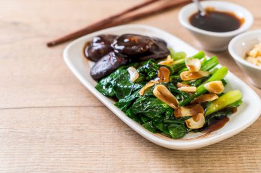 İstiridye soslu kızarmış Hong Kong Kale heyecan