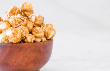 Patlamış Mısır ile karamel